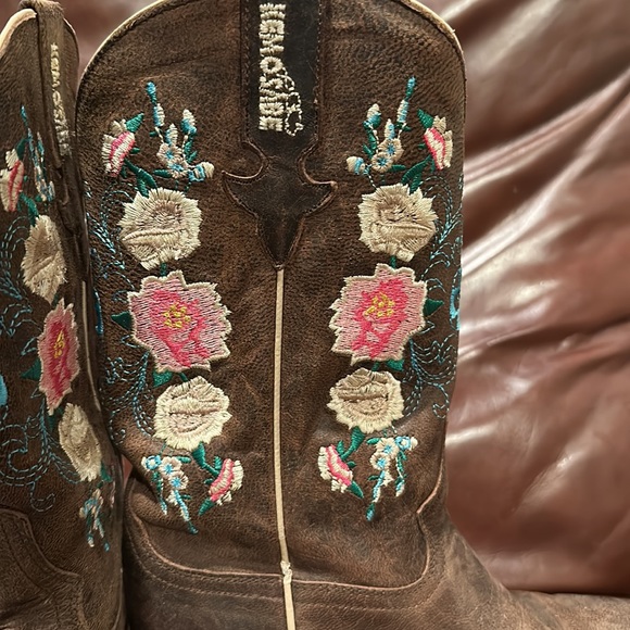 Kemo Sabe Kids Chocolate Floral Kids Boots - Picture 3 of 3